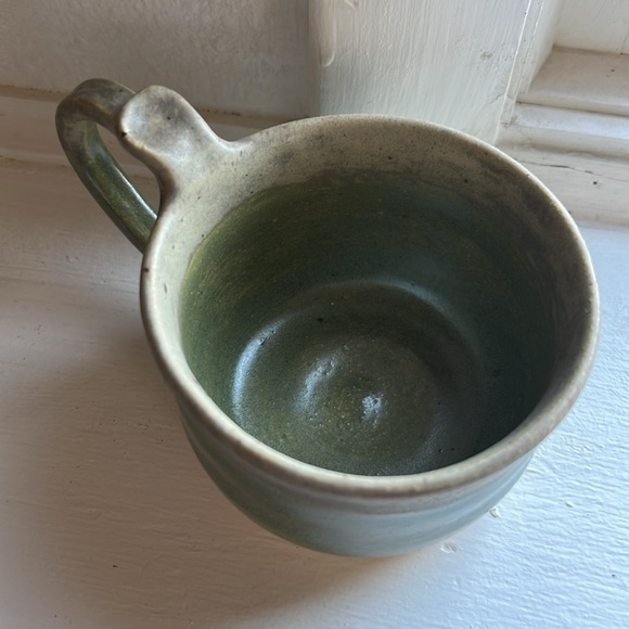 Handmade pottery coffee mug glazed neutral green gray tone - Picture 2 of 4